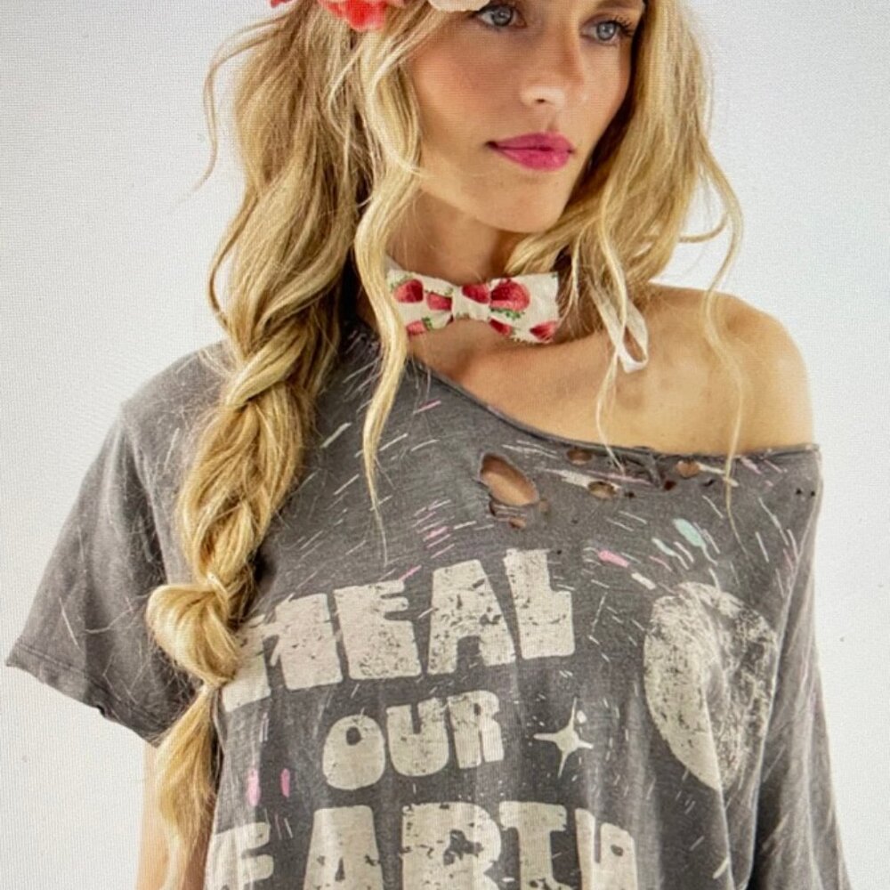 MAGNOLIA PEARL "Heal the Earth" Grey, Pink, & White Cotton Tee; NWOT! One Size